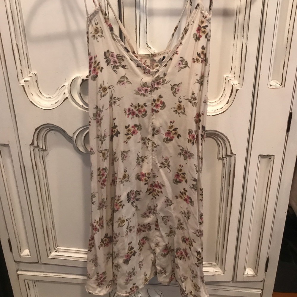 Brandy Melville cute sun dress